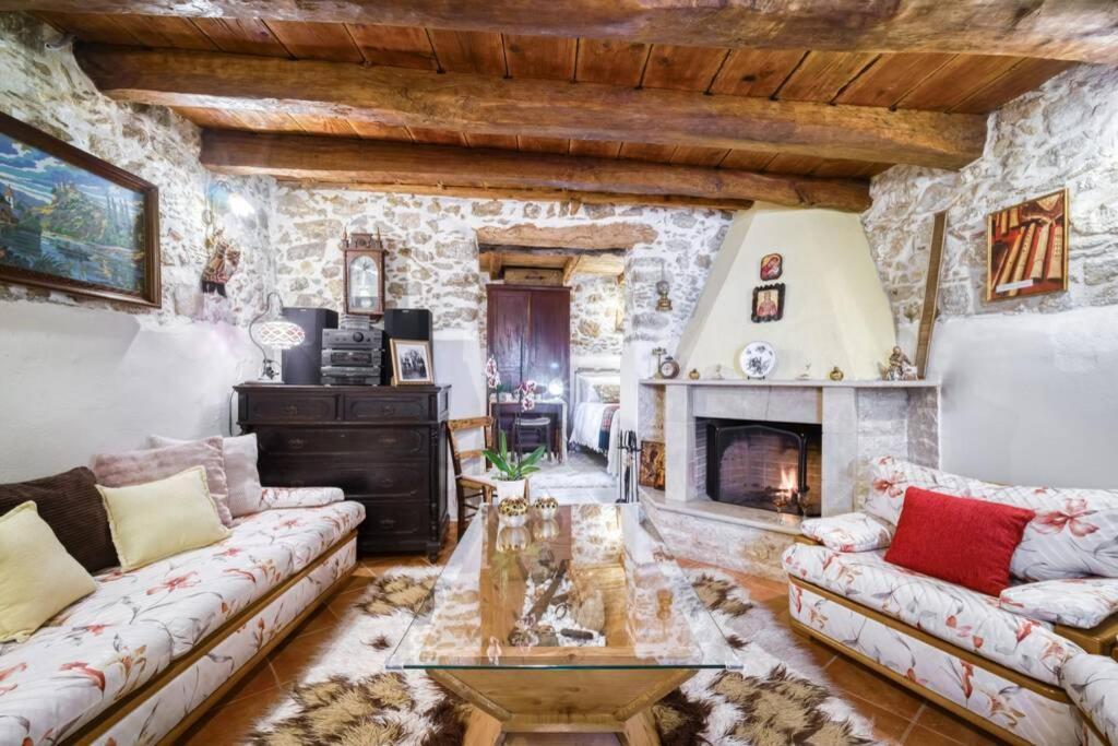 Traditional Cretan Stone House In The Center Of Crete Litos Eksteriør bilde